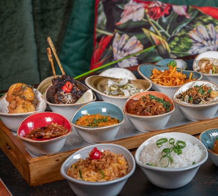 Indisch buffet met rendang en nasi goreng